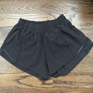 Lululemon hotty hot shorts - size 4 - black - 4” in-seam